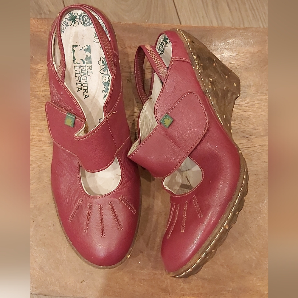 El Naturalista Ambar wedge